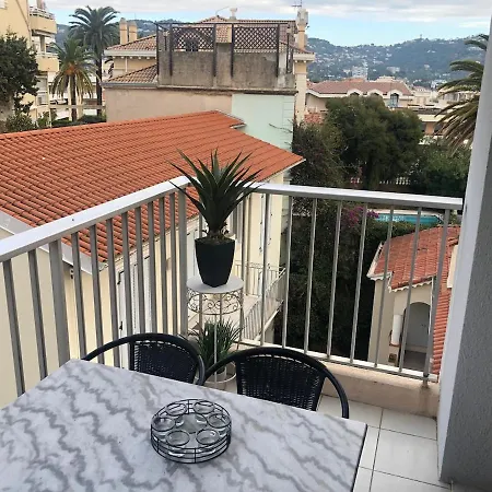公寓 Large In Near La Croisette And